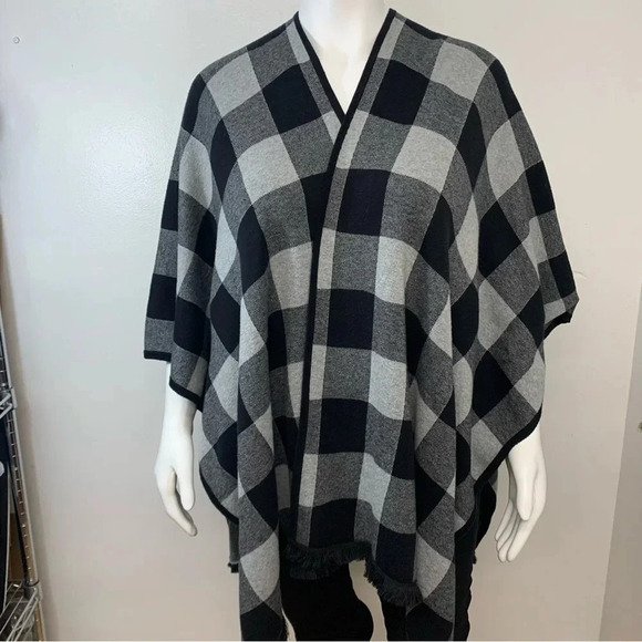 Kensie‎ Shaw Cardigan Woman One Size  Black Buffalo Plaid Open Fringe - Picture 4 of 10